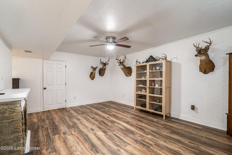 Listing Image 54
