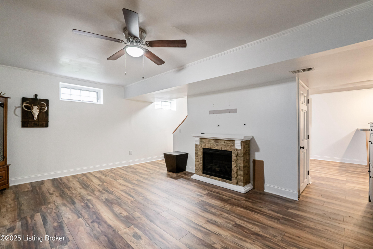 Listing Image 56