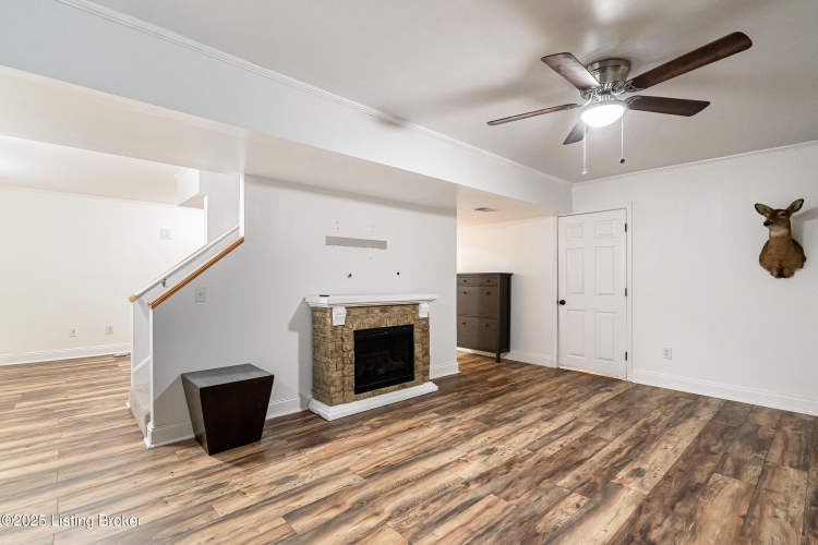 Listing Image 57