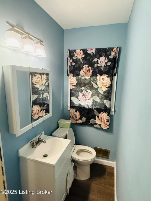Listing Image 9