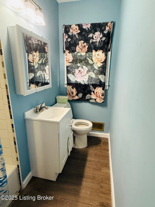 Listing Image 10