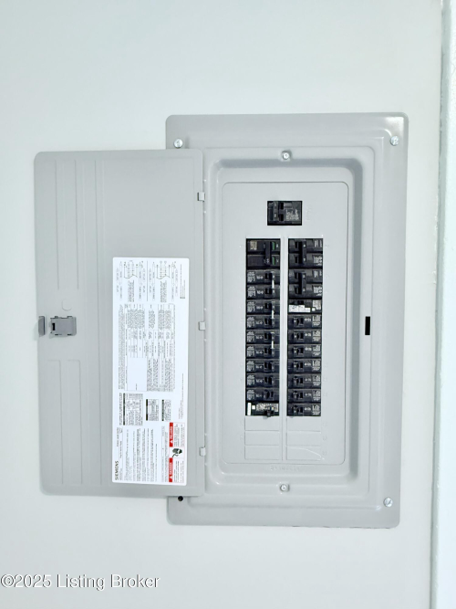 Listing Image 12