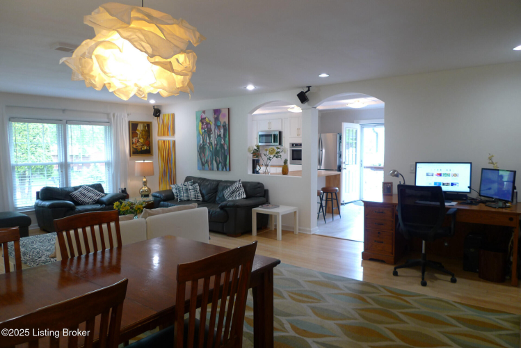 Listing Image 15