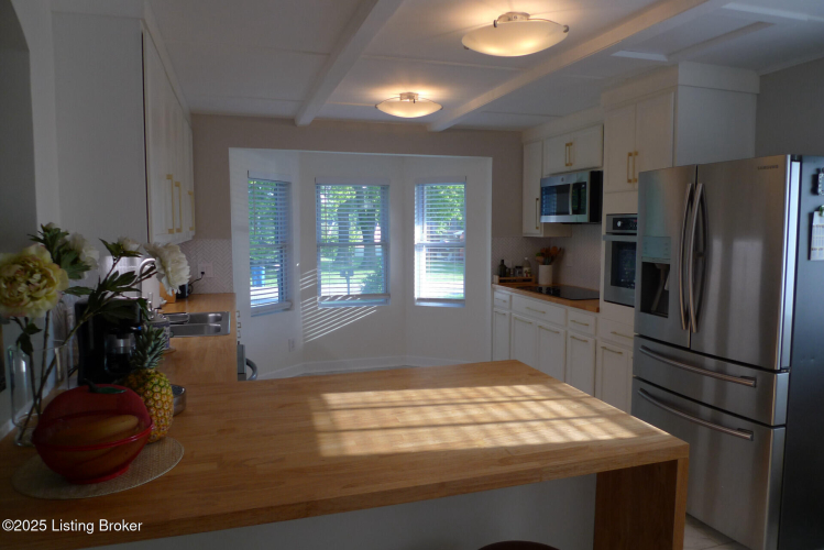 Listing Image 18