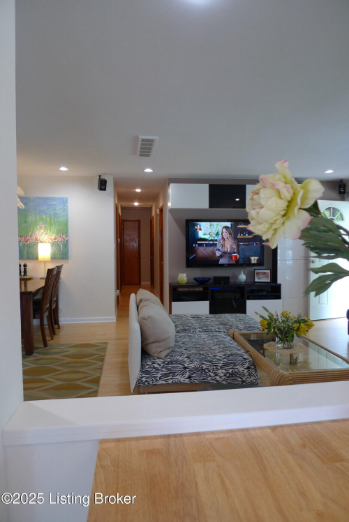 Listing Image 25