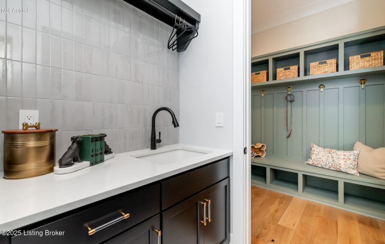 Listing Image 108