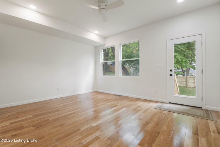 Listing Image 16