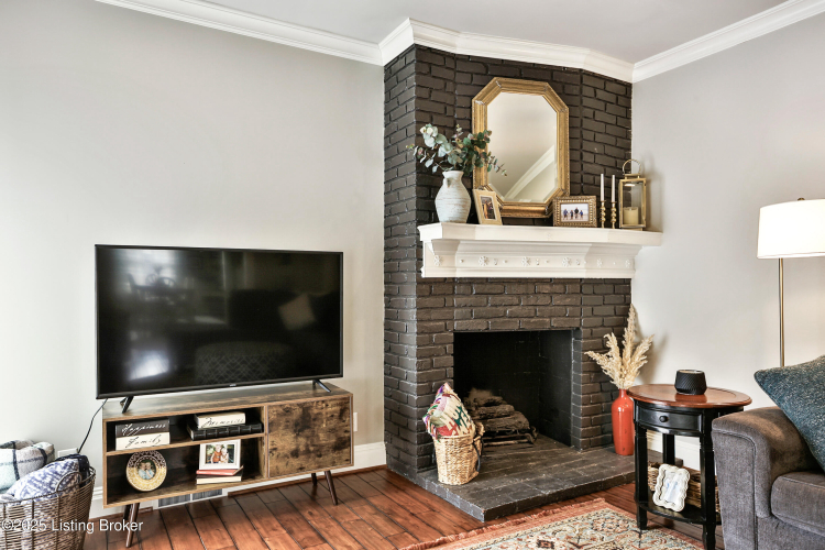 Listing Image 16