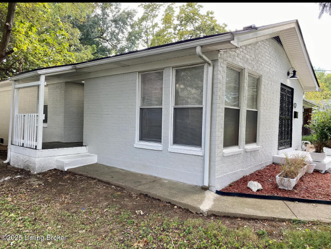 Listing Image 10