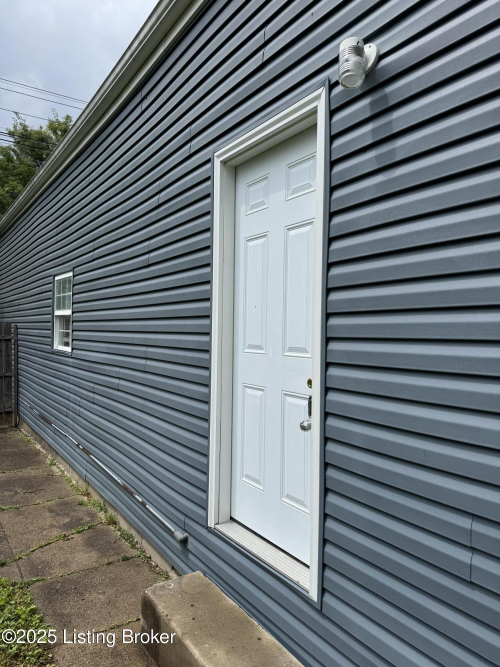 Listing Image 24
