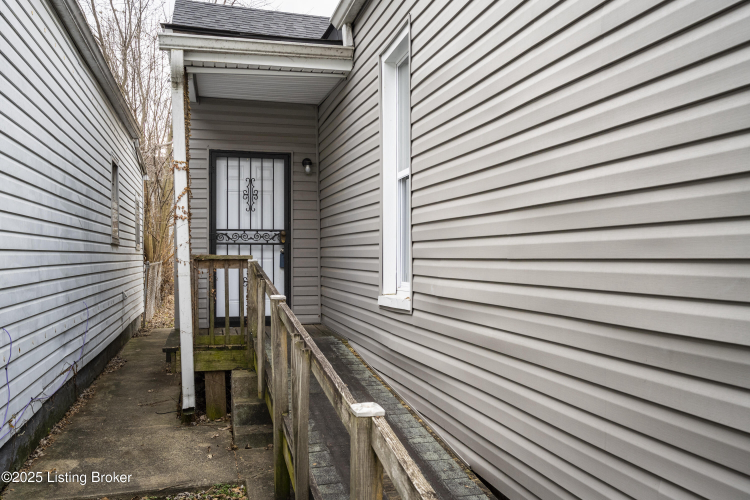 Listing Image 14