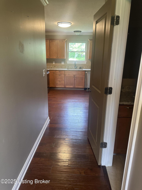 Listing Image 28