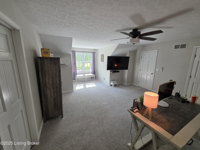 Listing Image 28