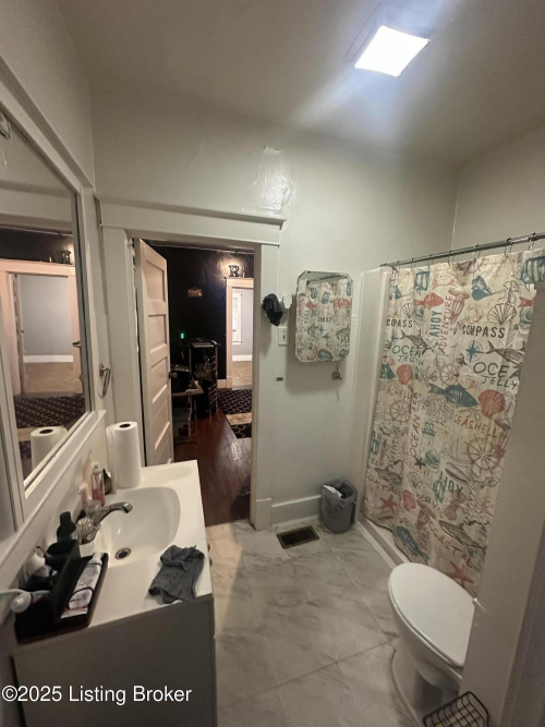 Listing Image 8