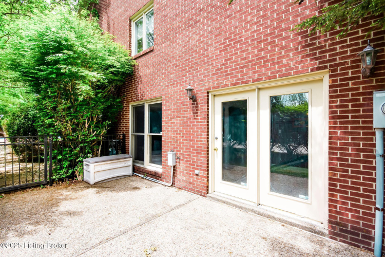 Listing Image 101