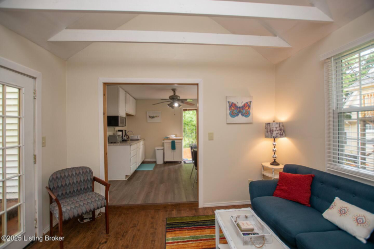 Listing Image 14