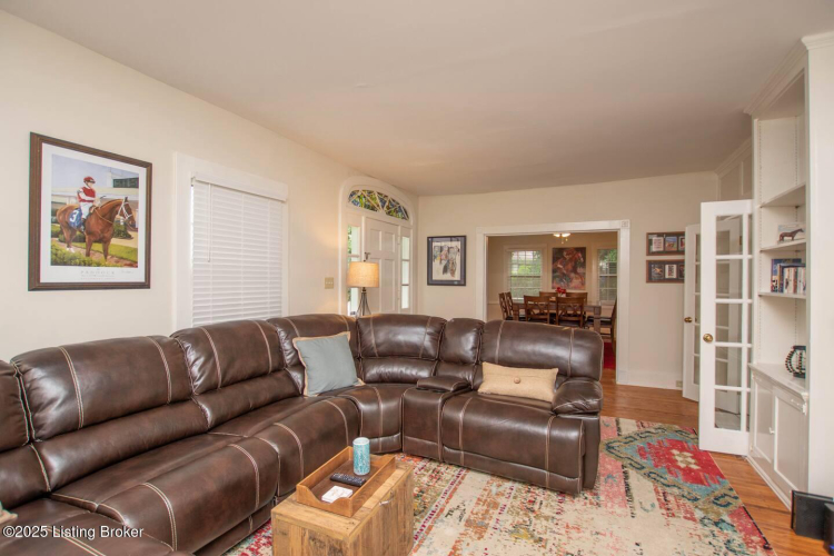 Listing Image 17