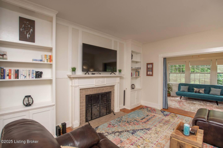 Listing Image 5