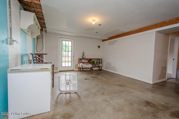 Listing Image 33