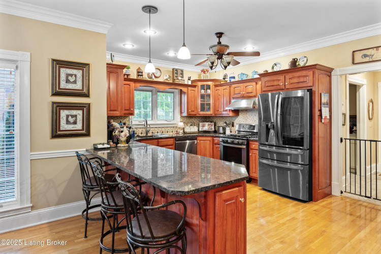 Listing Image 9