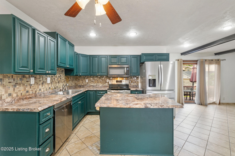 Listing Image 11