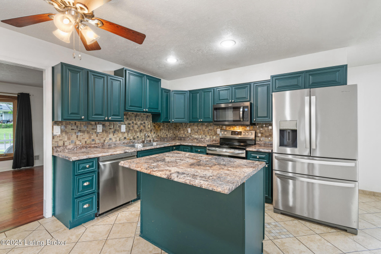 Listing Image 12