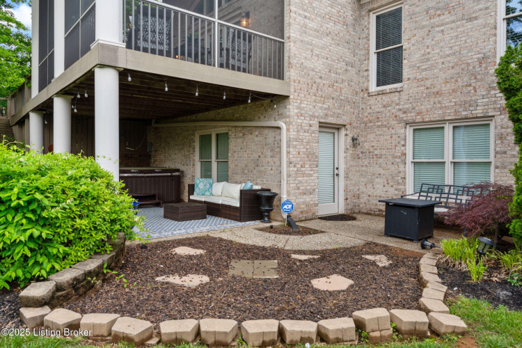 Listing Image 10
