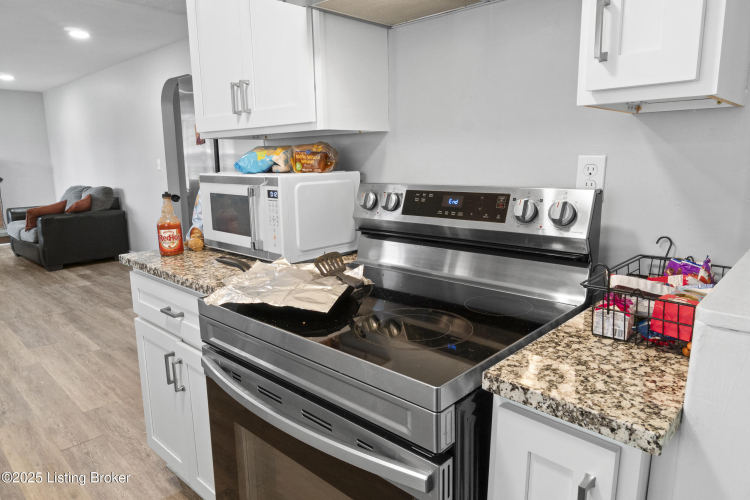 Listing Image 15