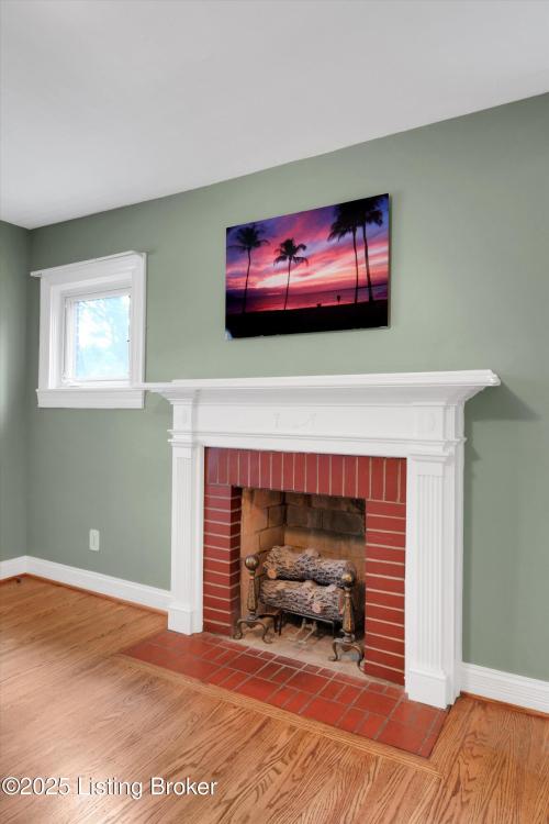 Listing Image 11
