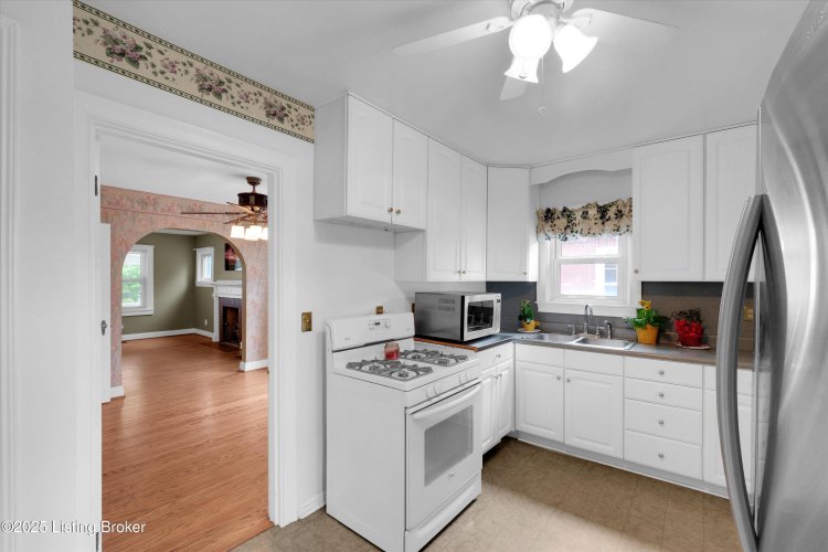 Listing Image 19