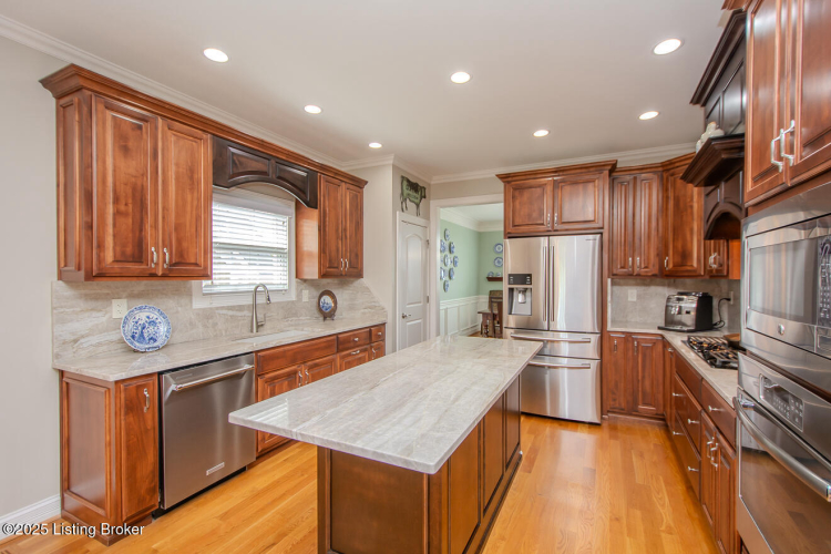 Listing Image 14