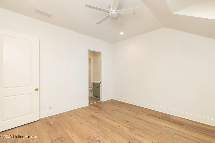 Listing Image 102