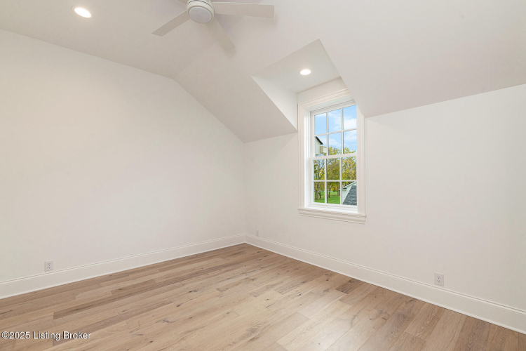 Listing Image 114