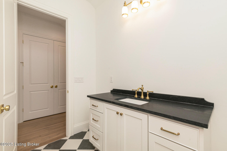 Listing Image 134