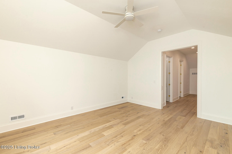 Listing Image 139
