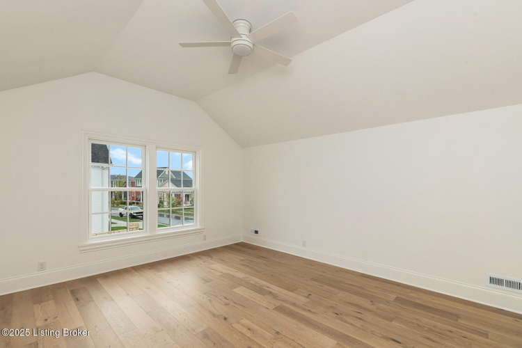 Listing Image 140