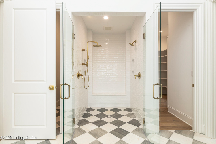 Listing Image 80