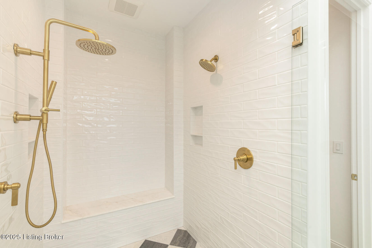 Listing Image 83
