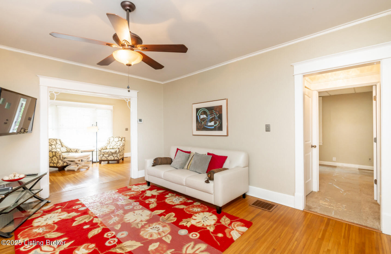 Listing Image 13