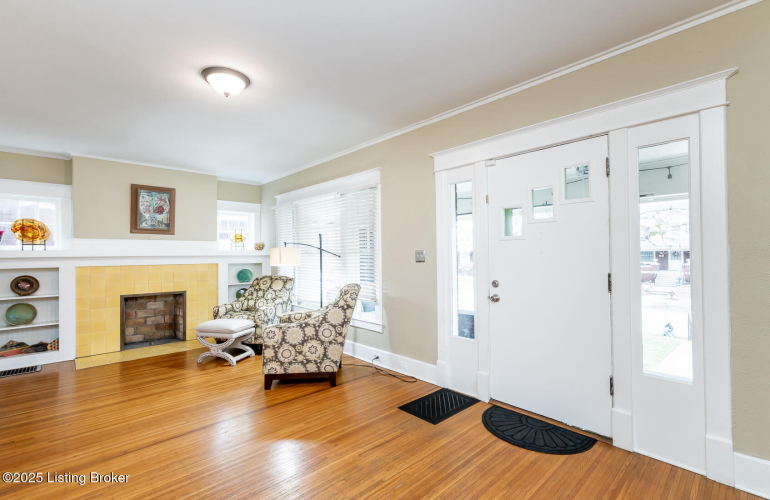 Listing Image 6
