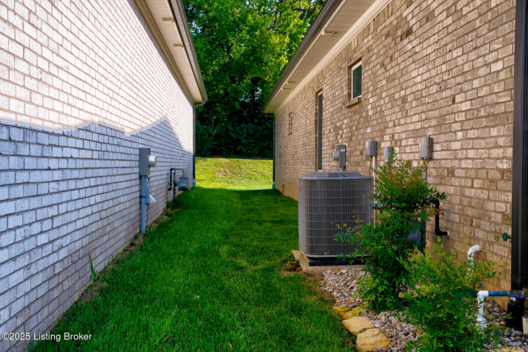 Listing Image 36
