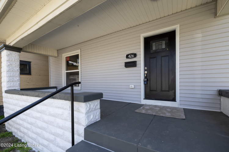 Listing Image 4