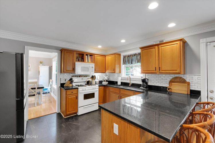 Listing Image 20