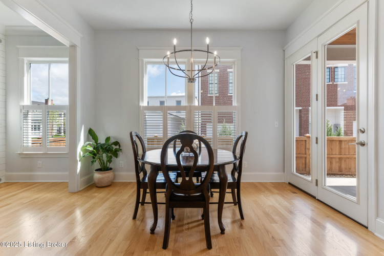 Listing Image 19