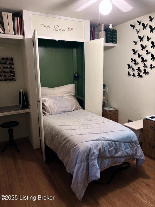 Listing Image 12