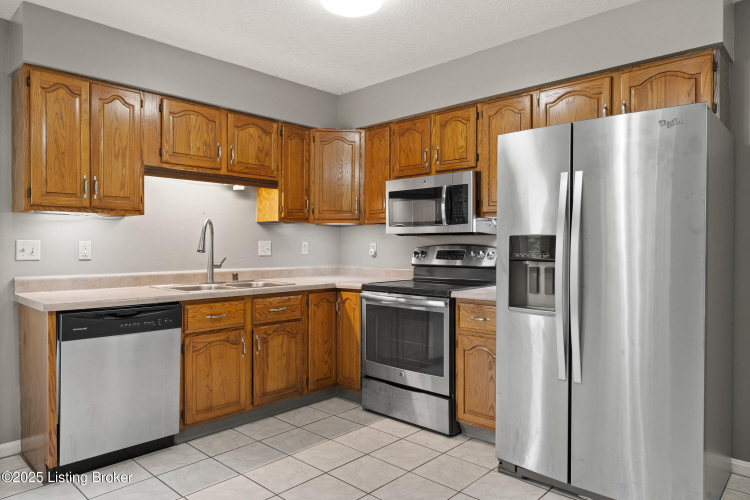Listing Image 14