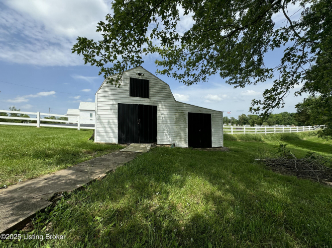 Listing Image 18