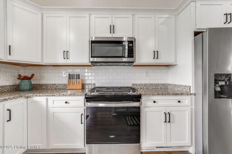 Listing Image 9
