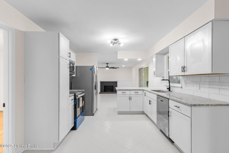 Listing Image 19