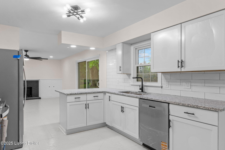 Listing Image 20